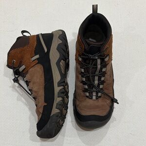 Keen Kids Targhee waterproof hiking boots size 4